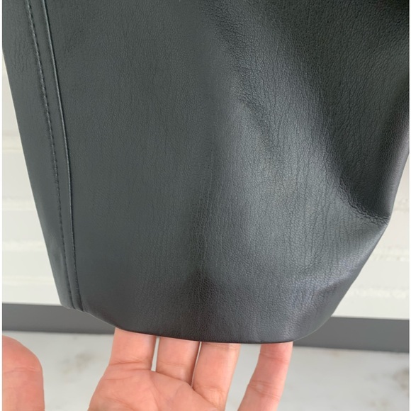 NWT Aritzia Command Crop Pants - Blk - Picture 6 of 14